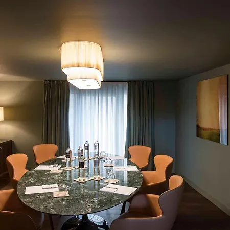 Columbus Urban 5*