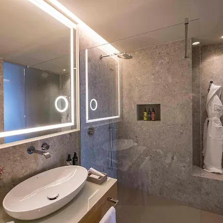 Columbus Urban فندق 5*