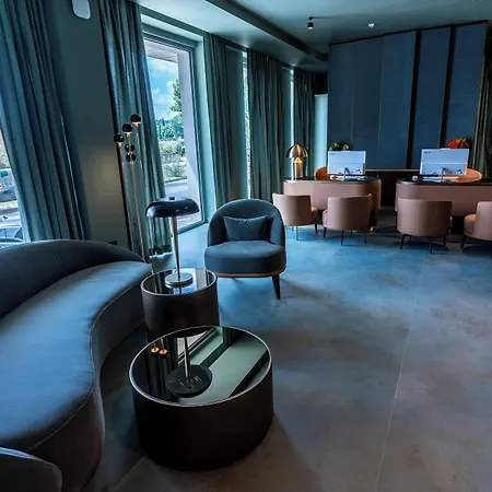 Ξενοδοχείο Columbus Urban 5*