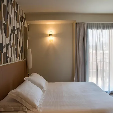 Ξενοδοχείο Columbus Urban